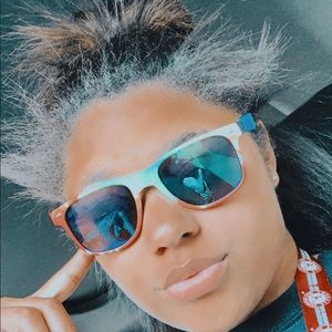 Meet your Posher, Kiana